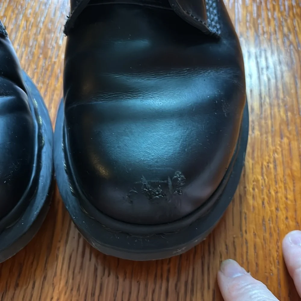DR MATRENS Leather Lace up 8-eye black boot. Size U.S. 6. - Picture 5 of 10